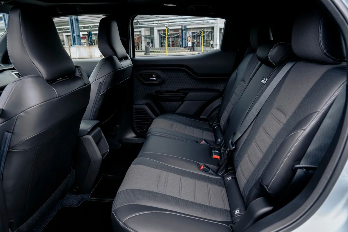 Toyota Urban Cruiser (2026) interieur (zitplaatsen)