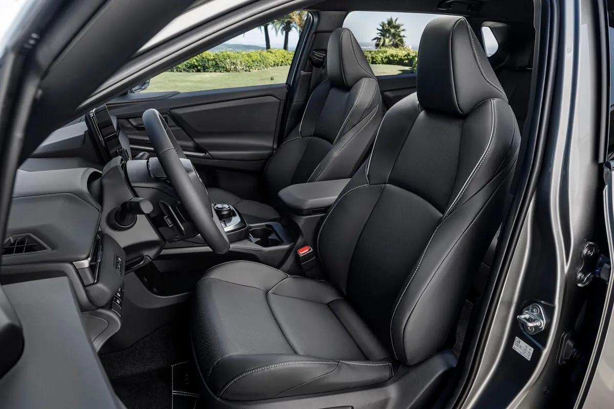 Toyota bZ4X (2026) interieur (zitplaatsen)