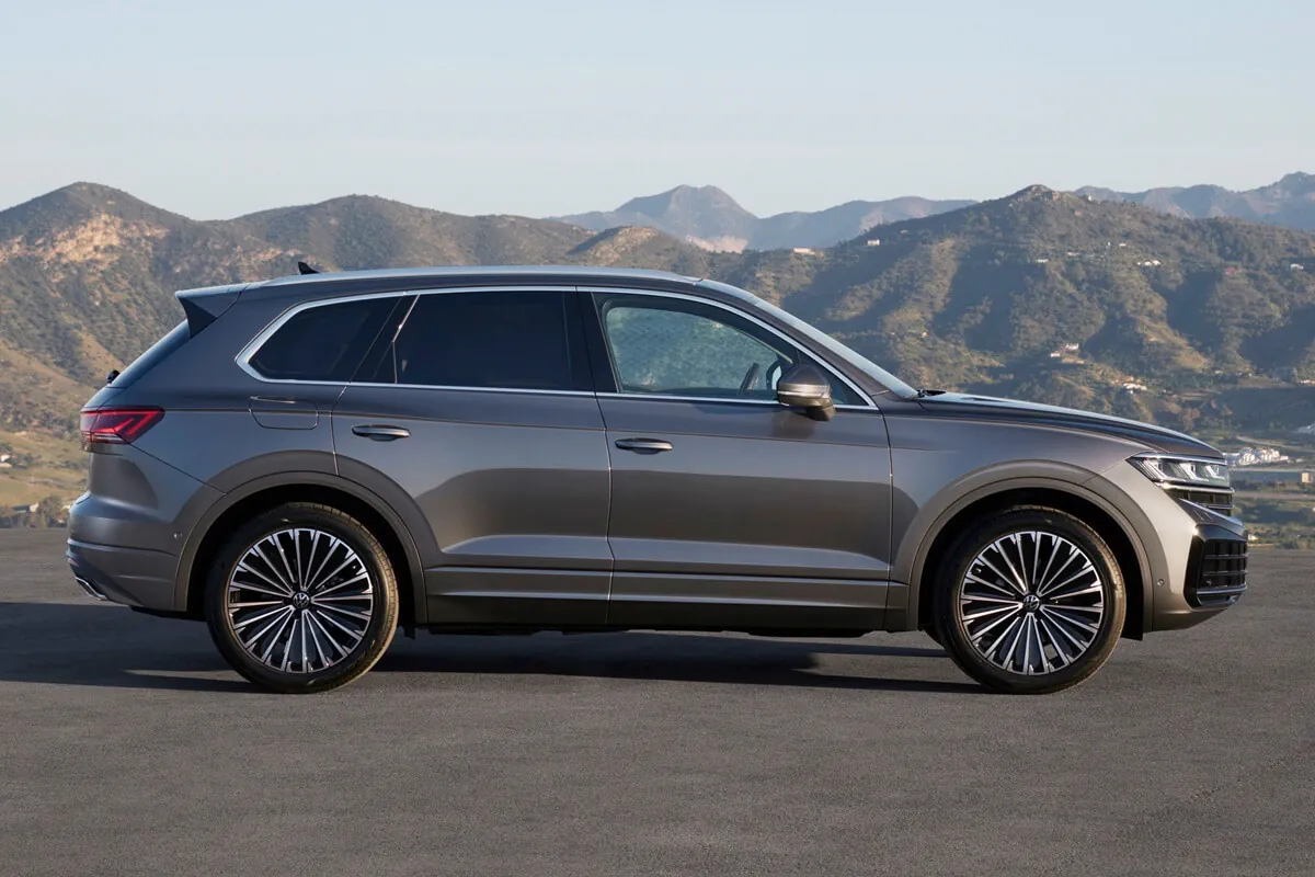 Volkswagen Touareg (2023–2026) zijaanzicht