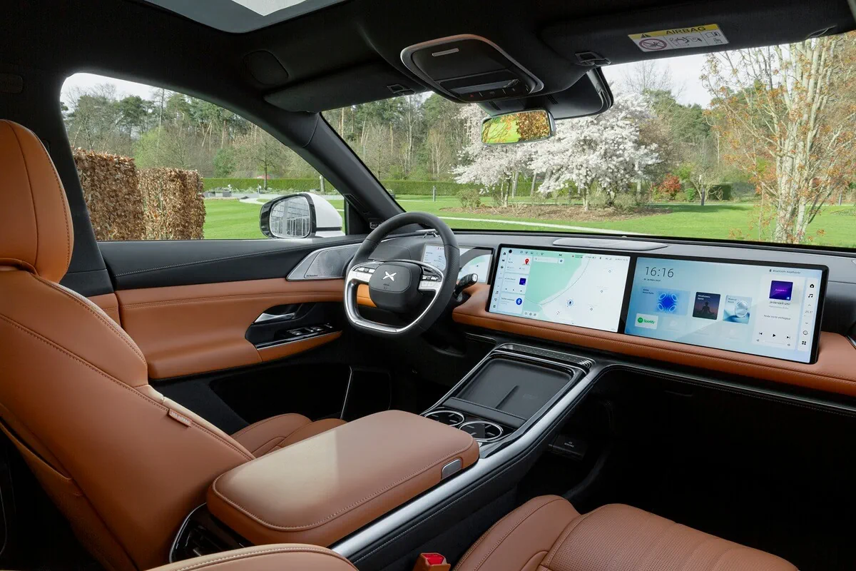 Xpeng G9 (2023–2025) vista cruscotto