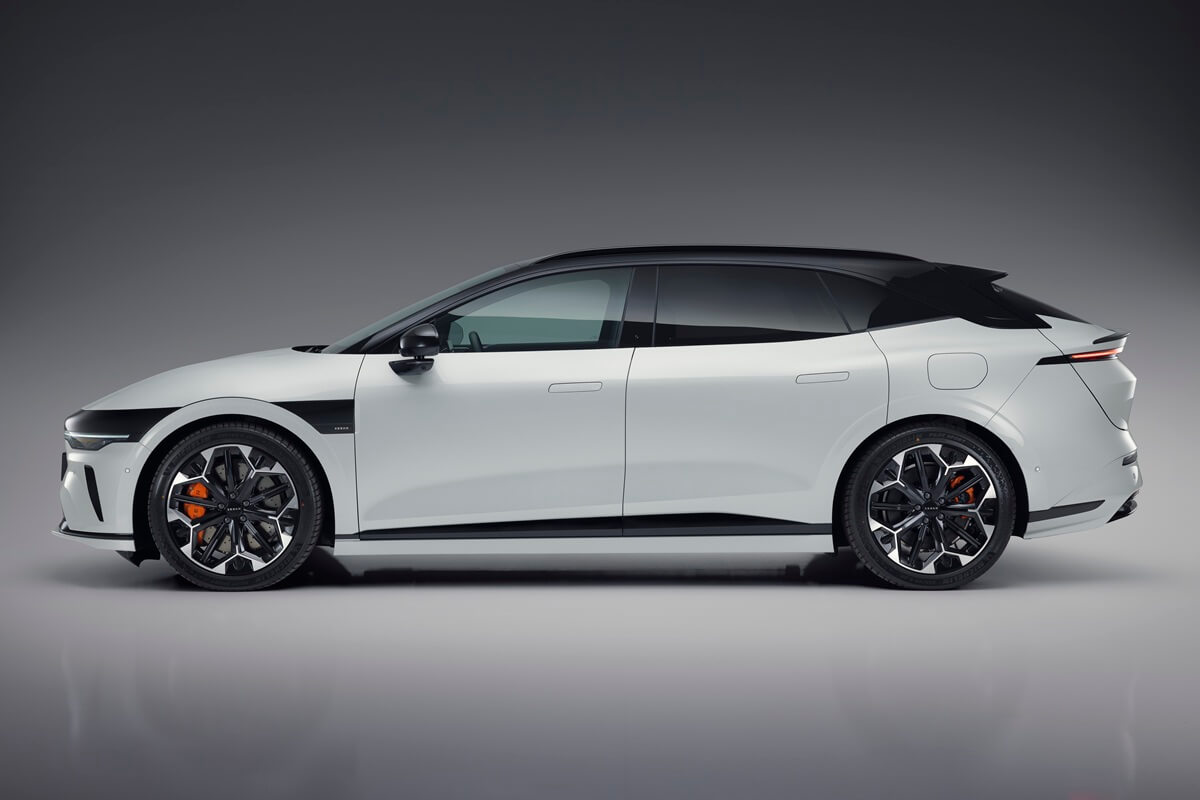 Zeekr 7GT (2026) side view